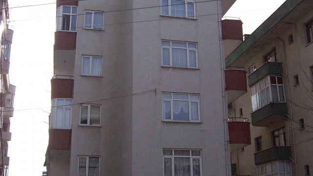 Ahmet Göçeoğlu ve Hiss.  İnş. ( Bahar  Apt.)